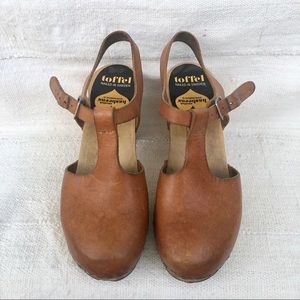 Swedish Hasbeens T-Strap Sky High Clog 37